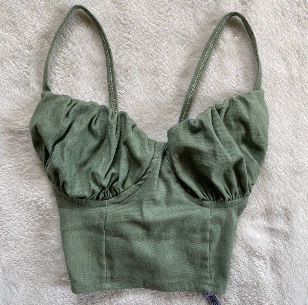 ZARA Army Green Corset-Like Top (Category: Sleeveless) located in Valenzuela. Submitted by jlopez75 (Listing ID 1230280761, Image 1). Description: Fits XS-S with 34-36 cups Fabric isn’t stretchy (thick cotton) Bought from another Carouseller and said it was free size but too small for me. .