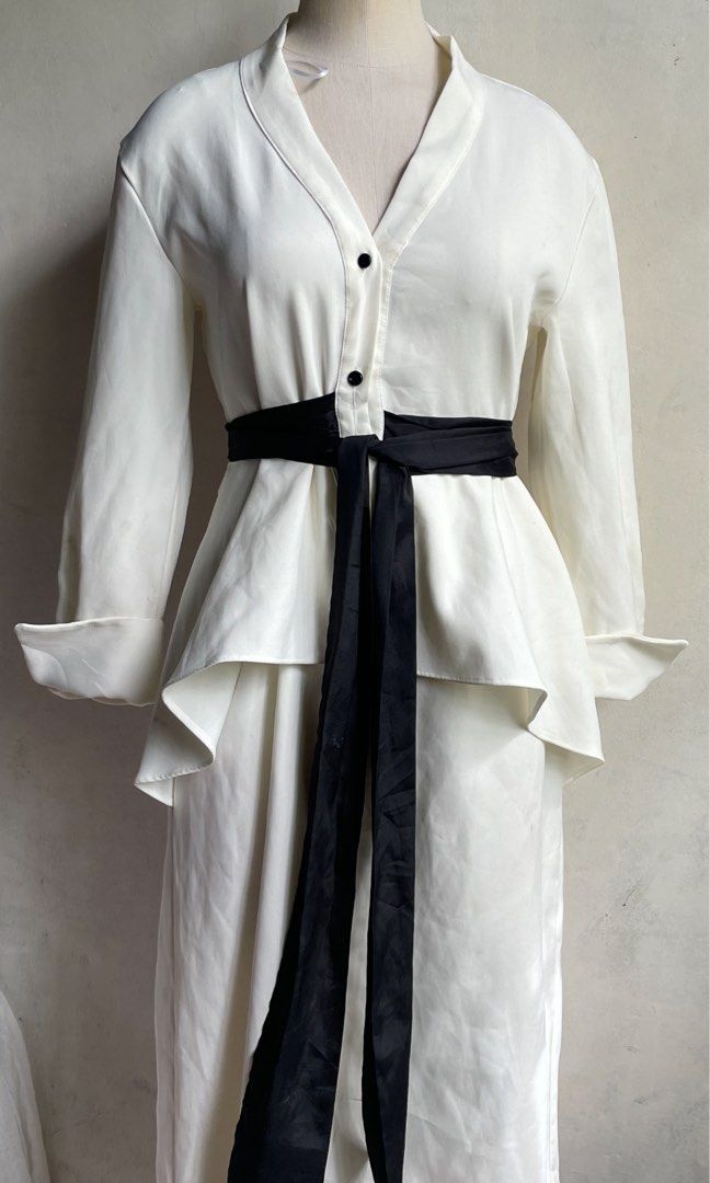 Zara dress with contrasting belt outlet
