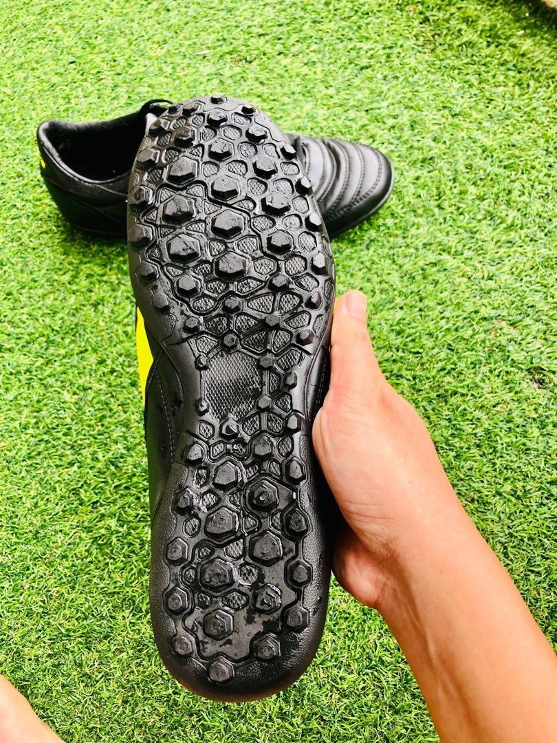 Futsal store turf shoes