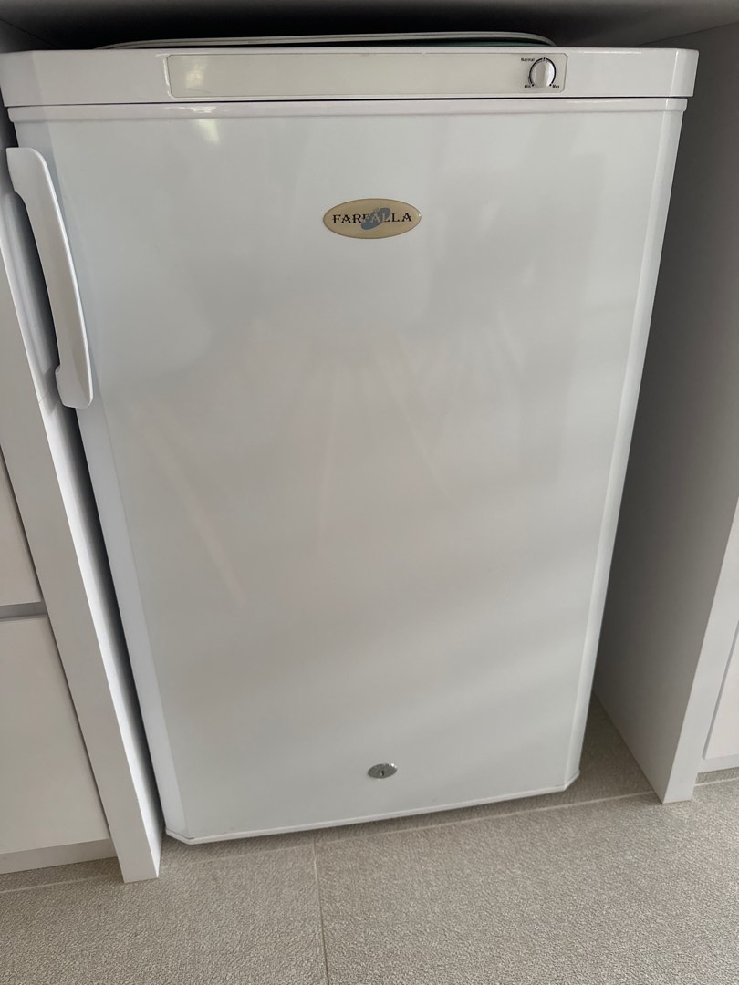 120L Stand up Freezer, TV & Home Appliances, Kitchen Appliances