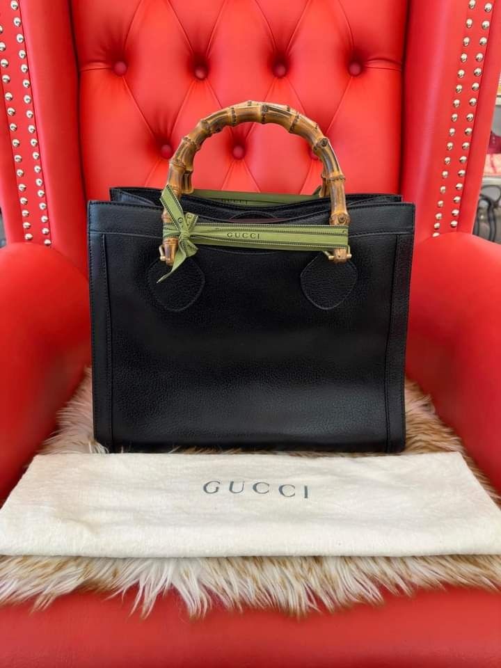 1990s Vintage GUCCI Black Leather Bamboo Tote Diana Tote Bag (Medium)