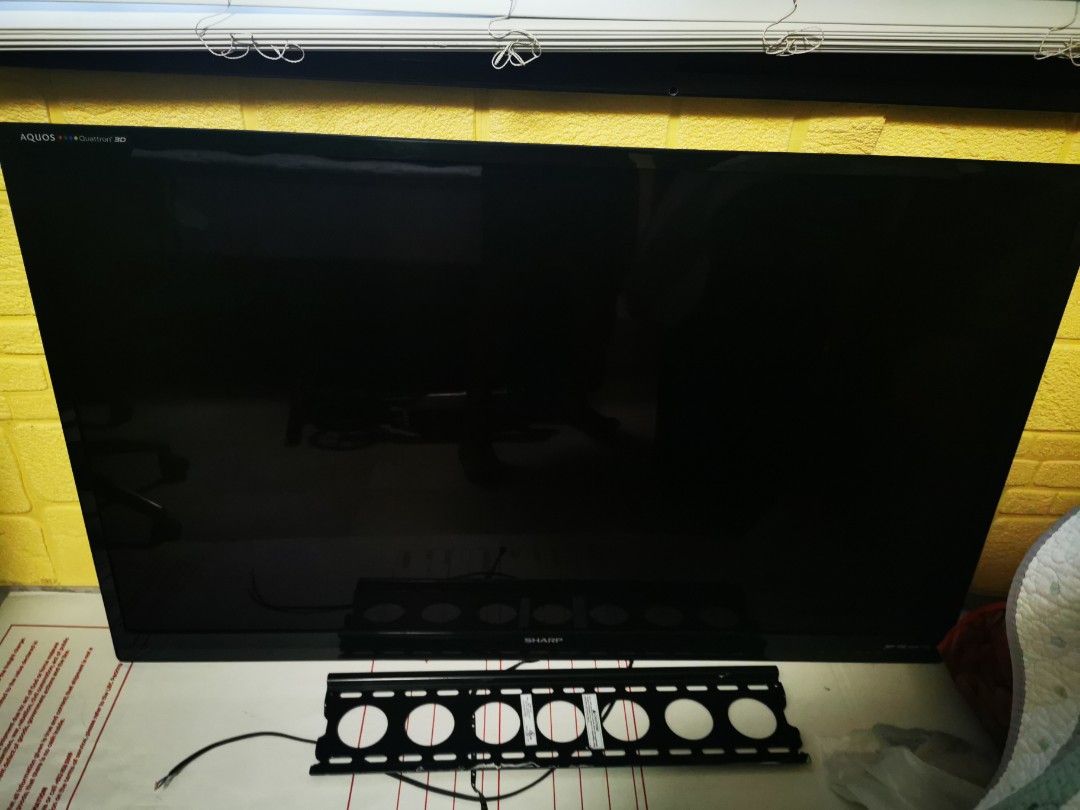 60" sharp aquos, TV & Home Appliances, TV & Entertainment, TV on Carousell