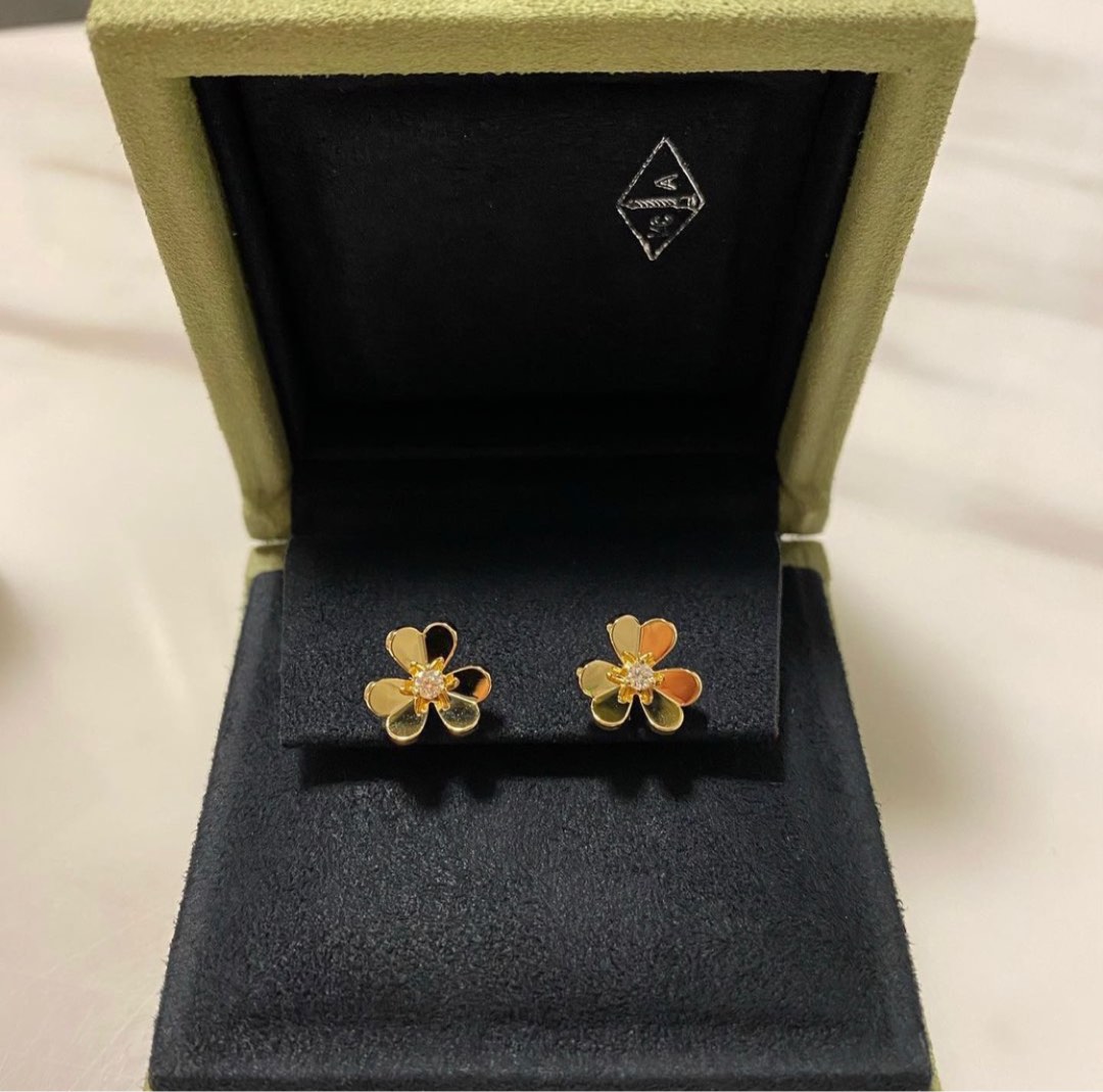 Van cleef shop frivole earrings mini