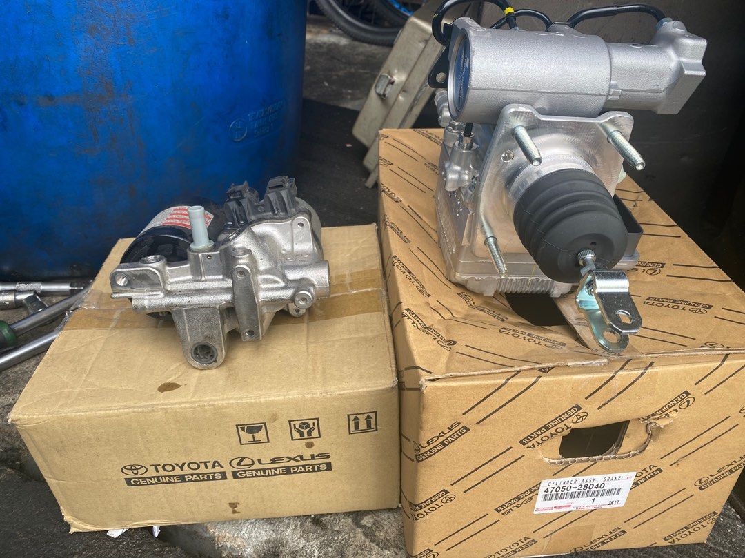ABS Master Pump & ABS Accumulator for Toyota Noah/Voxy/Esquire/estima