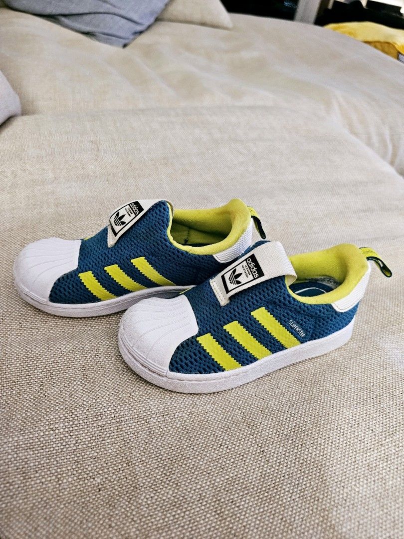 Adidas superstar deals neon blue