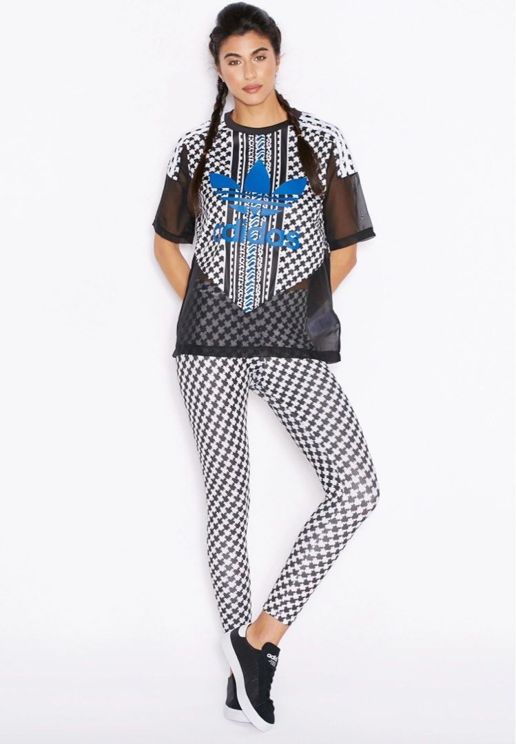 Adidas Originals Soccer Logo T Shirt XS