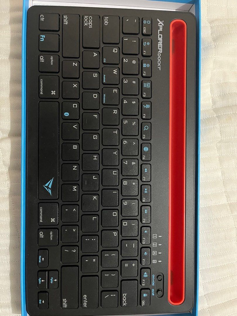 Alcatroz XplorerDock 1 Bluetooth Wireless Keyboard (Category: Computer Keyboard) located in Baguio. Submitted by maycelle (Listing ID 1230442400, Image 3). Description: Bought, then stored. Originally bought 1995 from Octagon..