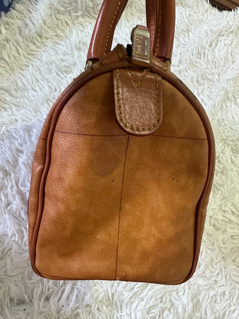 Alviero Martini boston with sling (Category: Luxury Bags & Wallets) located in Manila. Submitted by lunaticbaby (Listing ID 1230431144, Image 3). Description: .