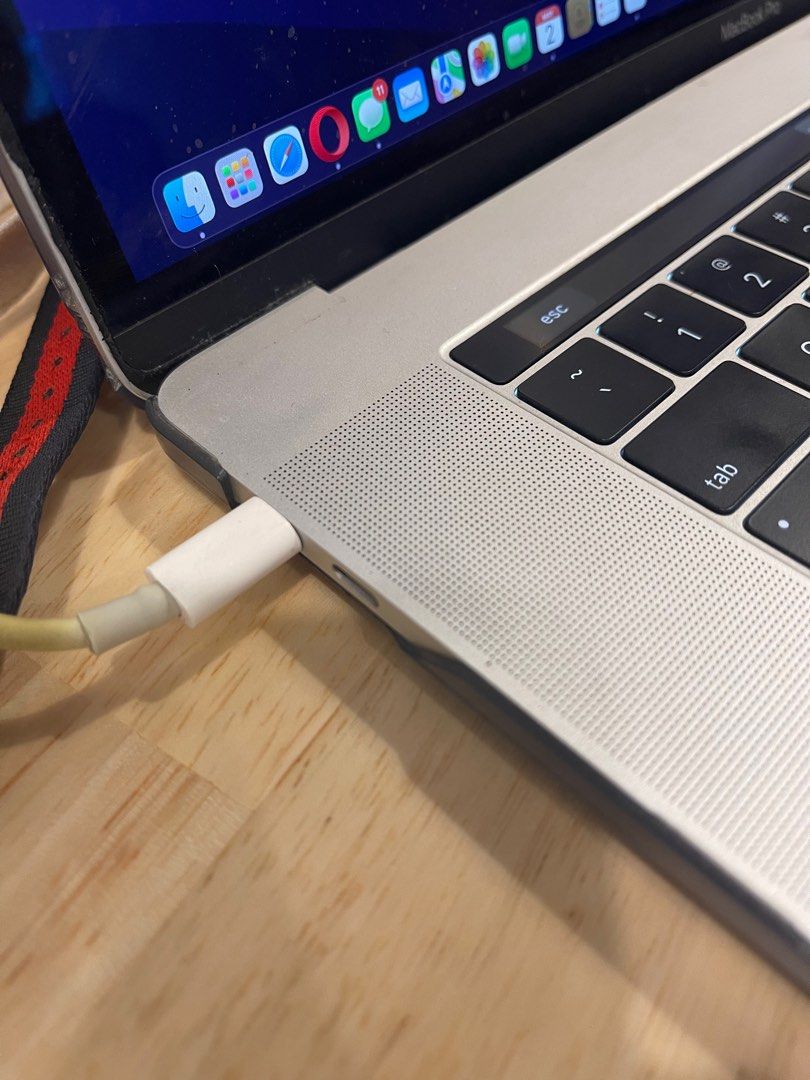 Apple MacBook Pro (15-in 2018) (Category: Laptops & Notebooks) located in Manila. Submitted by legitlu (Listing ID 1230433046, Image 2). Description: Barley used no issues! No box but with charger .