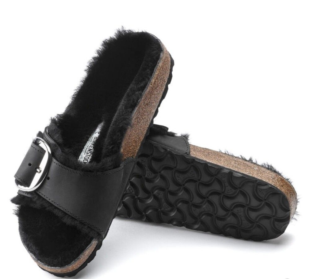 Birkenstock Madrid Big Buckle Shearling (Category: Sandals) located in Marikina City. Submitted by michelleaaa (Listing ID 1230405853, Image 2). Description: Authentic Black oiled leather With box.
