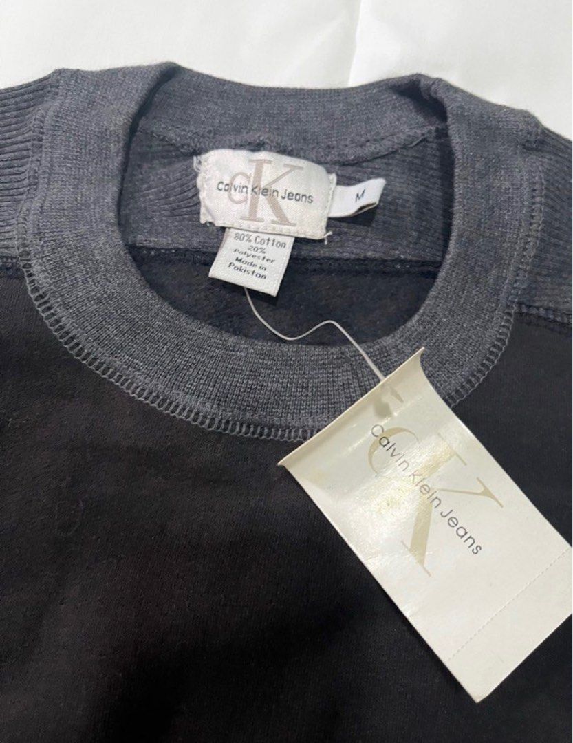 BNWT Calvin Klein CK Jeans Longsleeves (Category: Tshirts & Polo Shirts ) located in San Pedro. Submitted by _jebtrd (Listing ID 1230480867, Image 2). Description: LAST PRICE POSTED! Original price: P4000+ Bought from Kuwait Original, Brand New No issue With FREE USA army cap Lalamove or LBC shipping only! MOP: GCash, BPI, UB, or GrabPay.
