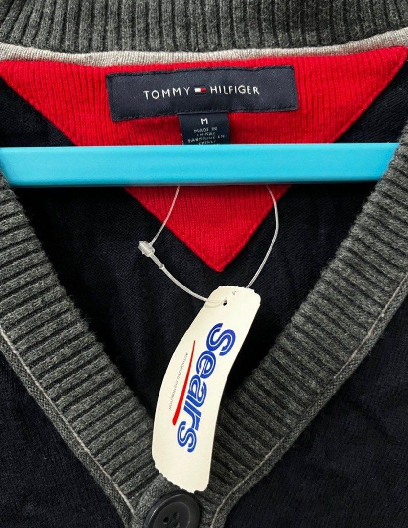 BNWT Tommy Hilfiger Cardigan (Category: Coats, Jackets and Outerwear) located in San Pedro. Submitted by _jebtrd (Listing ID 1230481607, Image 2). Description: LAST PRICE POSTED! Original price: P2000+ Bought from Kuwait Original, Brand New No issue Lalamove or LBC shipping only! MOP: GCash, BPI, UB, or GrabPay.