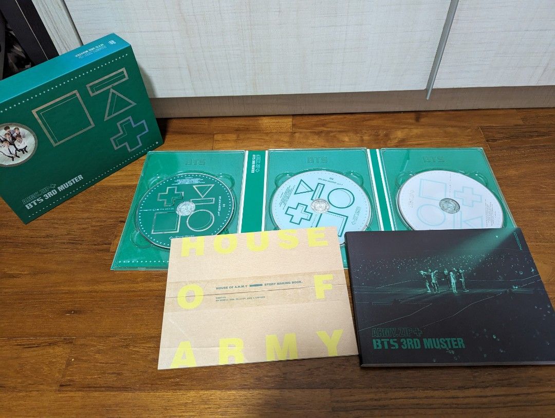 BTS clearance muster wings learn Korean SE lightstick, Hobbies & Toys