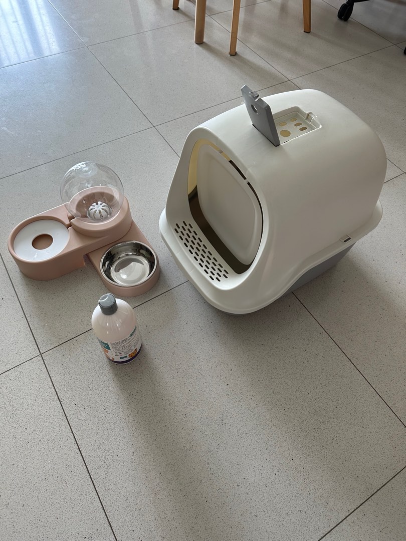 Cat litter box, food bowl and water dispenser, shampoo, Pet Supplies