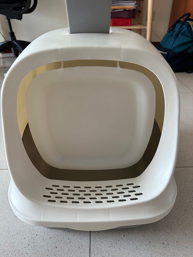Cat litter box, food bowl and water dispenser, shampoo, Pet Supplies