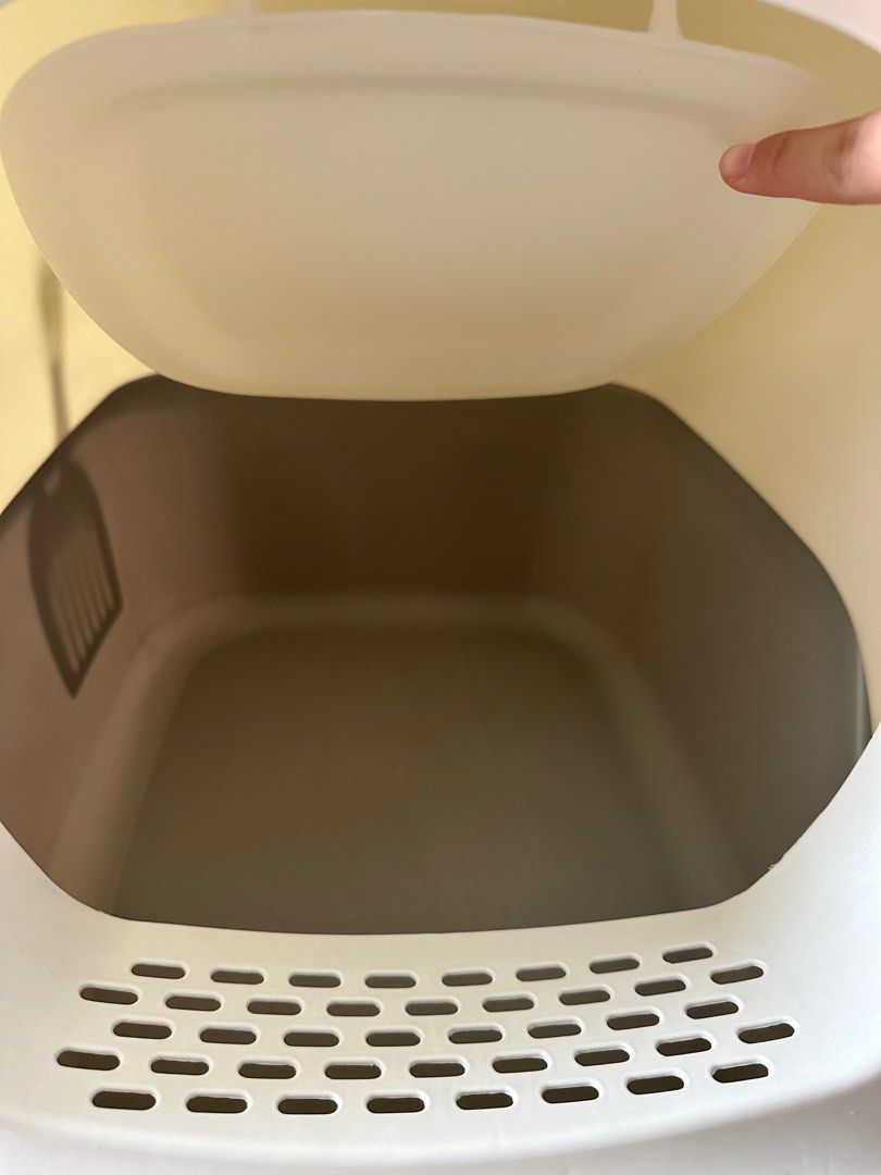 Cat litter box, food bowl and water dispenser, shampoo, Pet Supplies