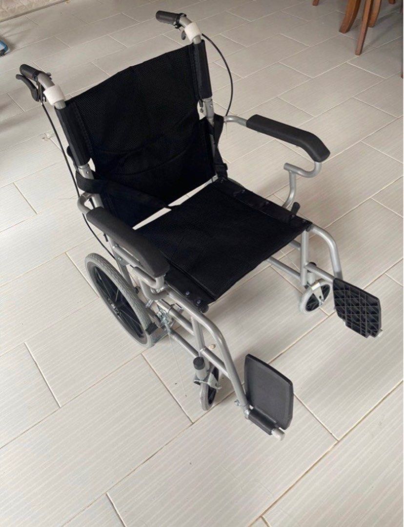 Cheapest in Town Wheelchair / Kerusi Roda Dewasa, Health & Nutrition