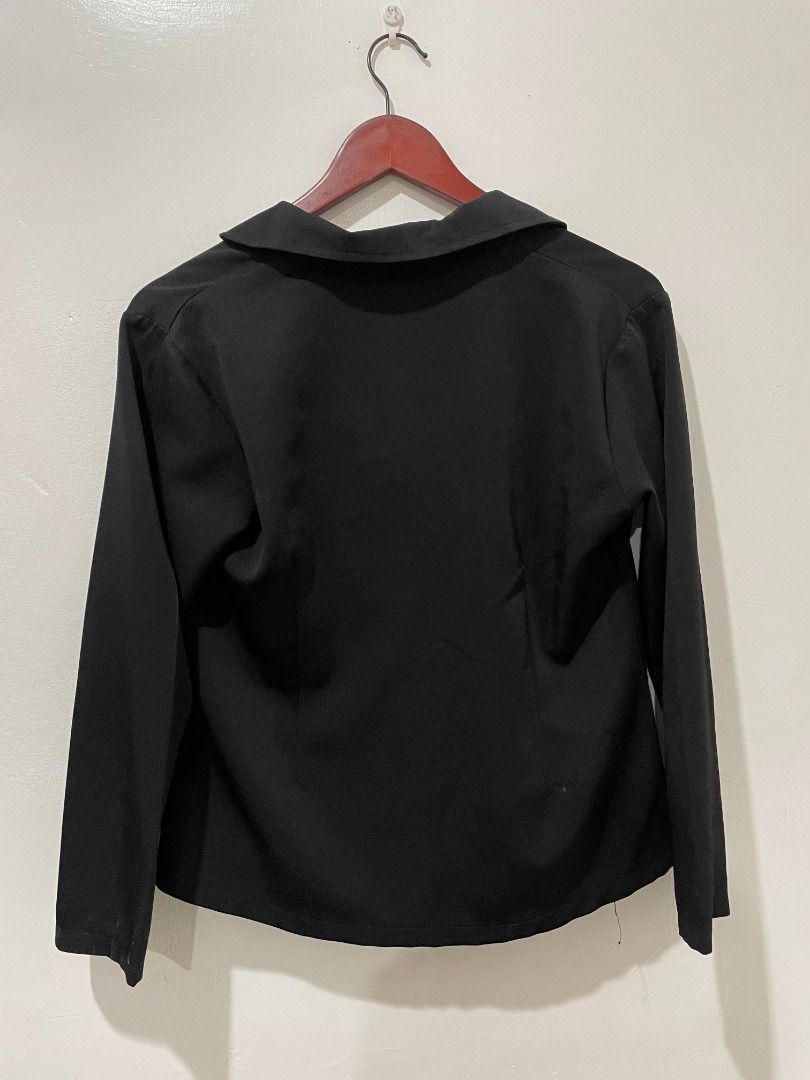 Corporate coat (women) (Category: Coats, Jackets and Outerwear) located in Manila. Submitted by levinc (Listing ID 1230507623, Image 1). Description: .