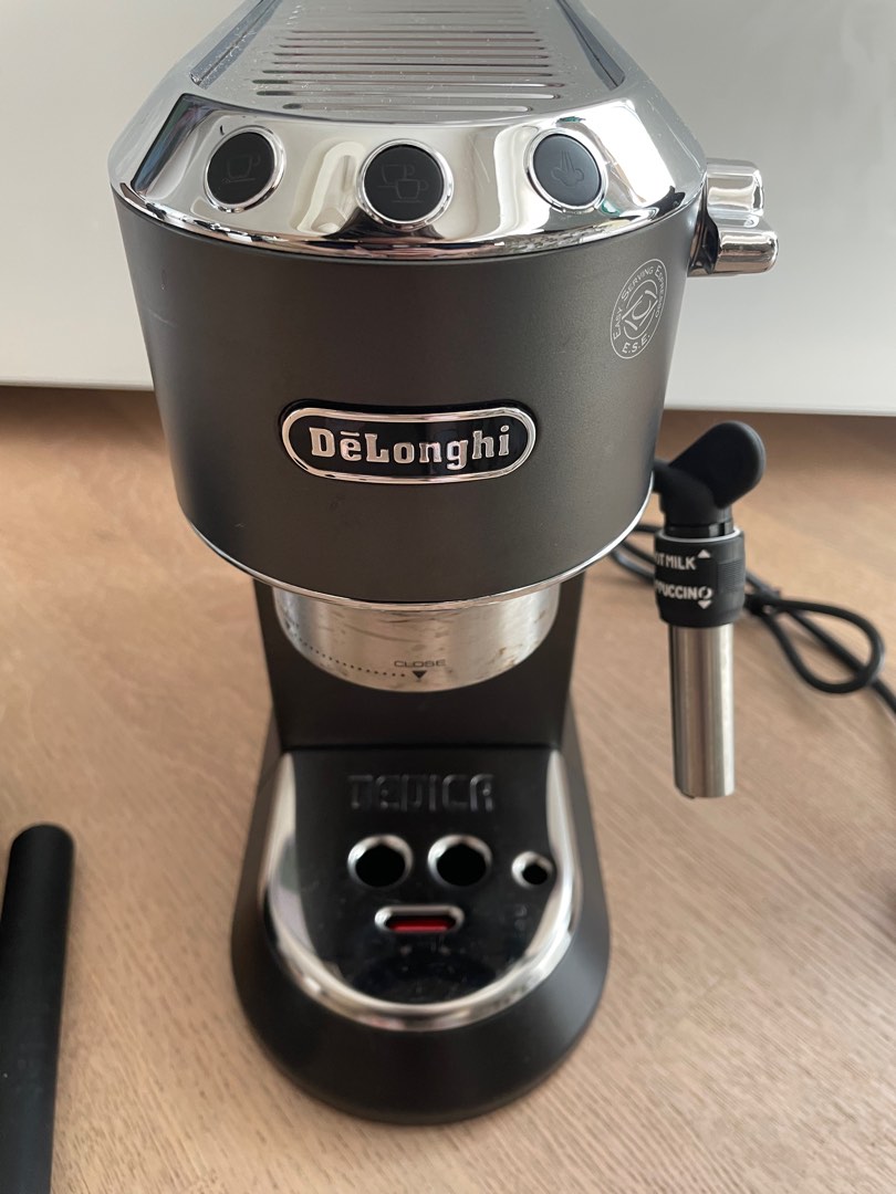 DeLonghi Coffee Machine EC685, 家庭電器, 廚房電器, 咖啡機及咖啡壺 Carousell