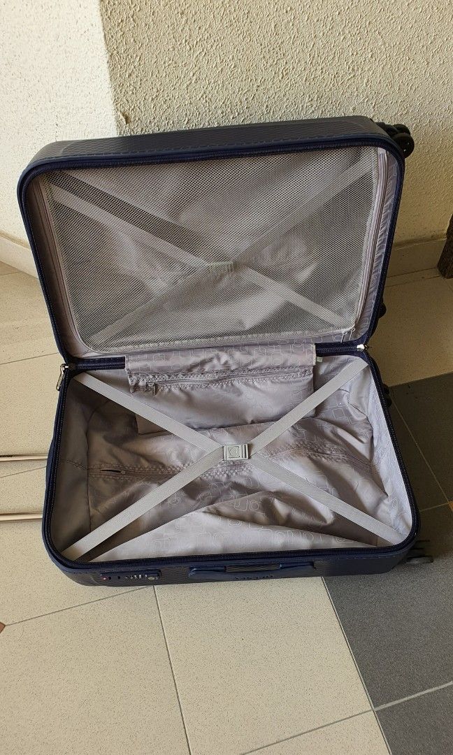 Delsey Helium Air 28 inch luggage, Hobbies & Toys, Travel, Luggage on