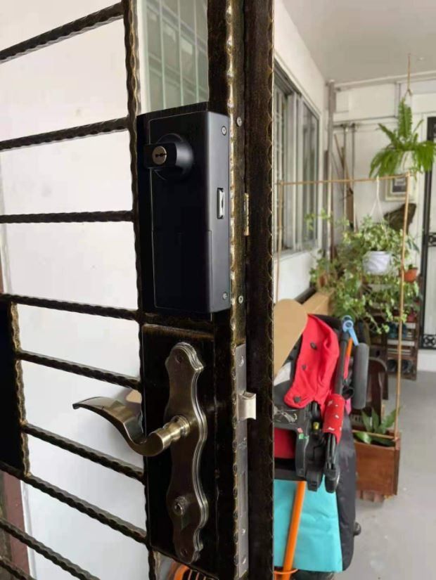 Tuya Digital lock bundle (synchronized), Furniture & Home Living