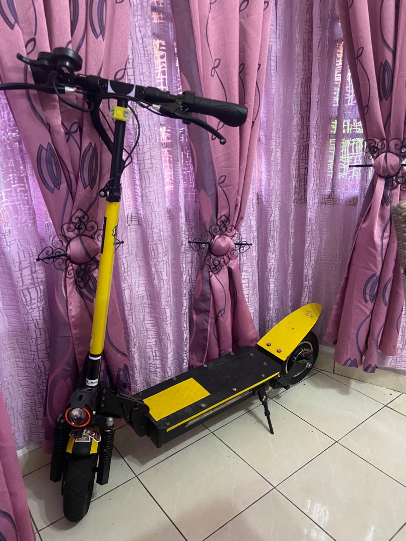 Electric scooter es volt lite 10, Hobbies & Toys, Toys & Games on Carousell