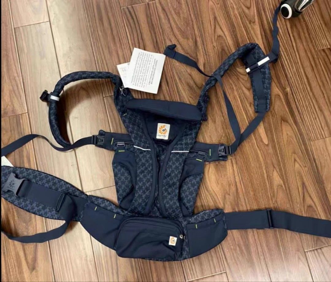 ErgoBaby Carrier OMNI BREEZE Limited Edition REACH FOR THE STARS