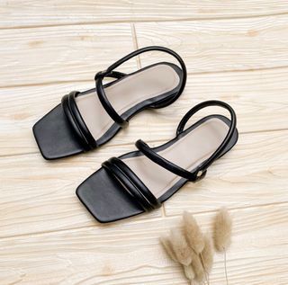 Flat Square Sandals (Black)