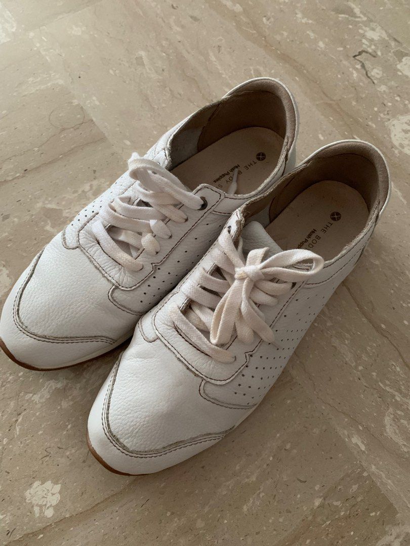 Hush puppies outlet white sneakers
