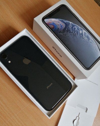 iPhone XR black 128 GB 電池81% 美品！SIM解除済-