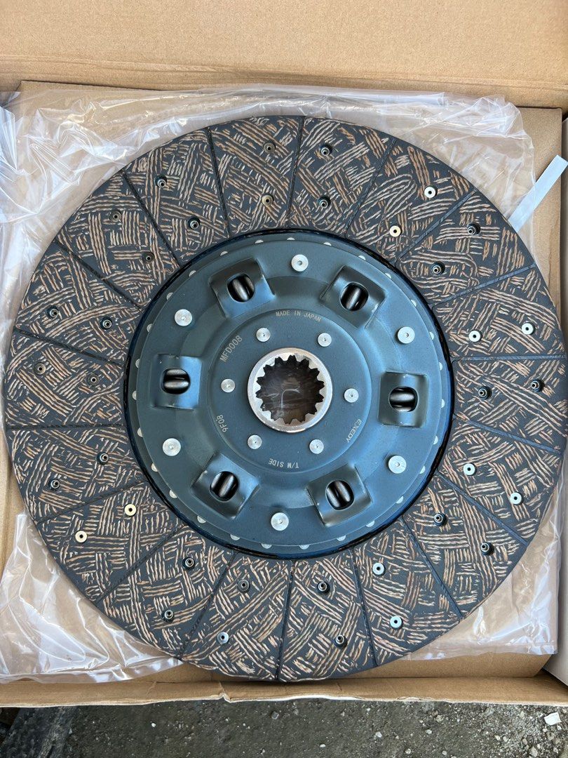Isuzu 6WF1 Fuso 6M70 clutch disc lining, Commercial & Industrial