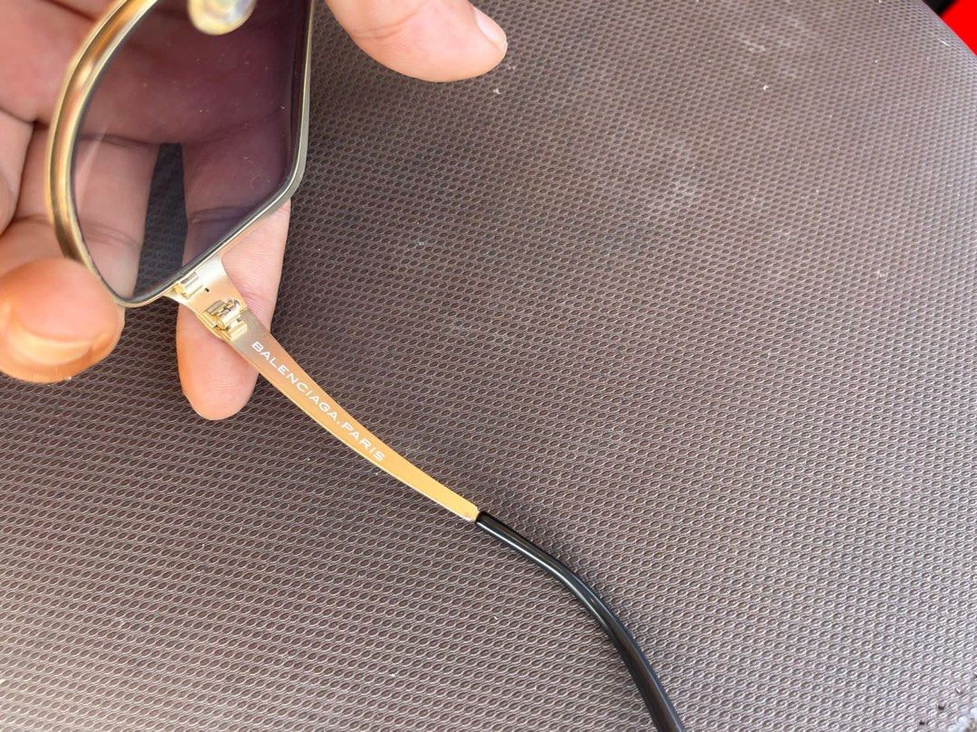 Gambar Kacamata Balenciaga Paris 2
