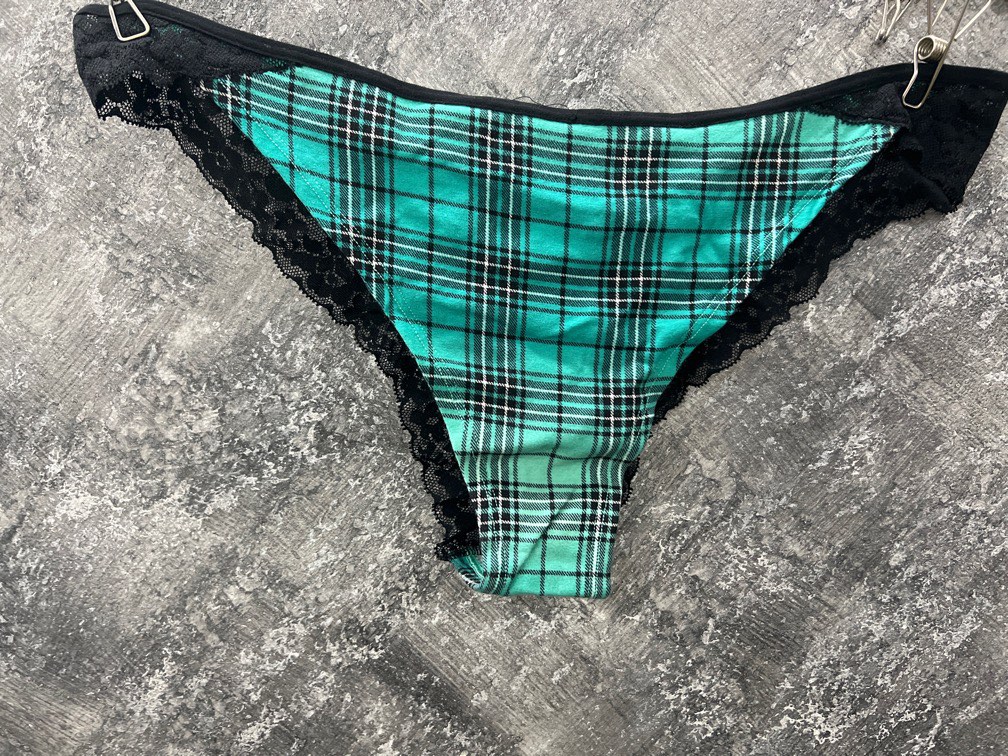 Plaid thong 2025