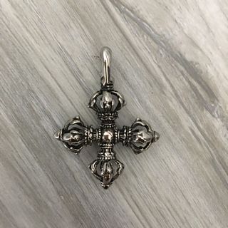 Liontin Double Vajra