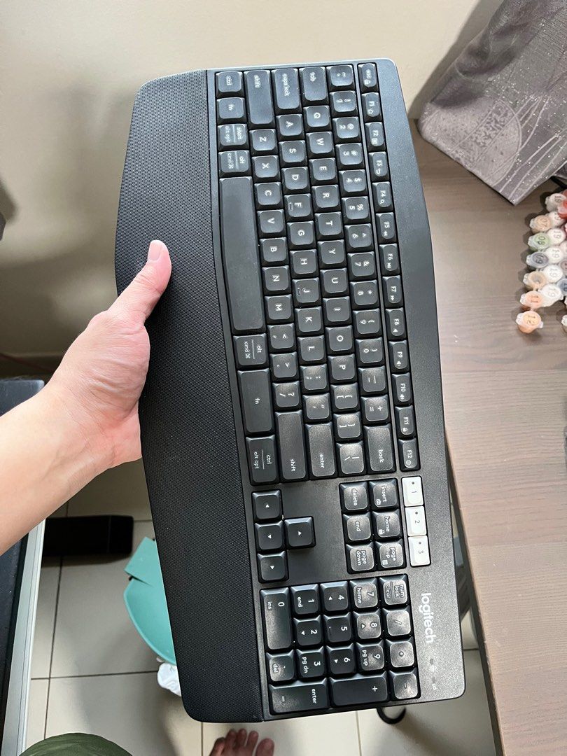 Logitech K850 wireless keyboard, Computers & Tech, Parts & Accessories