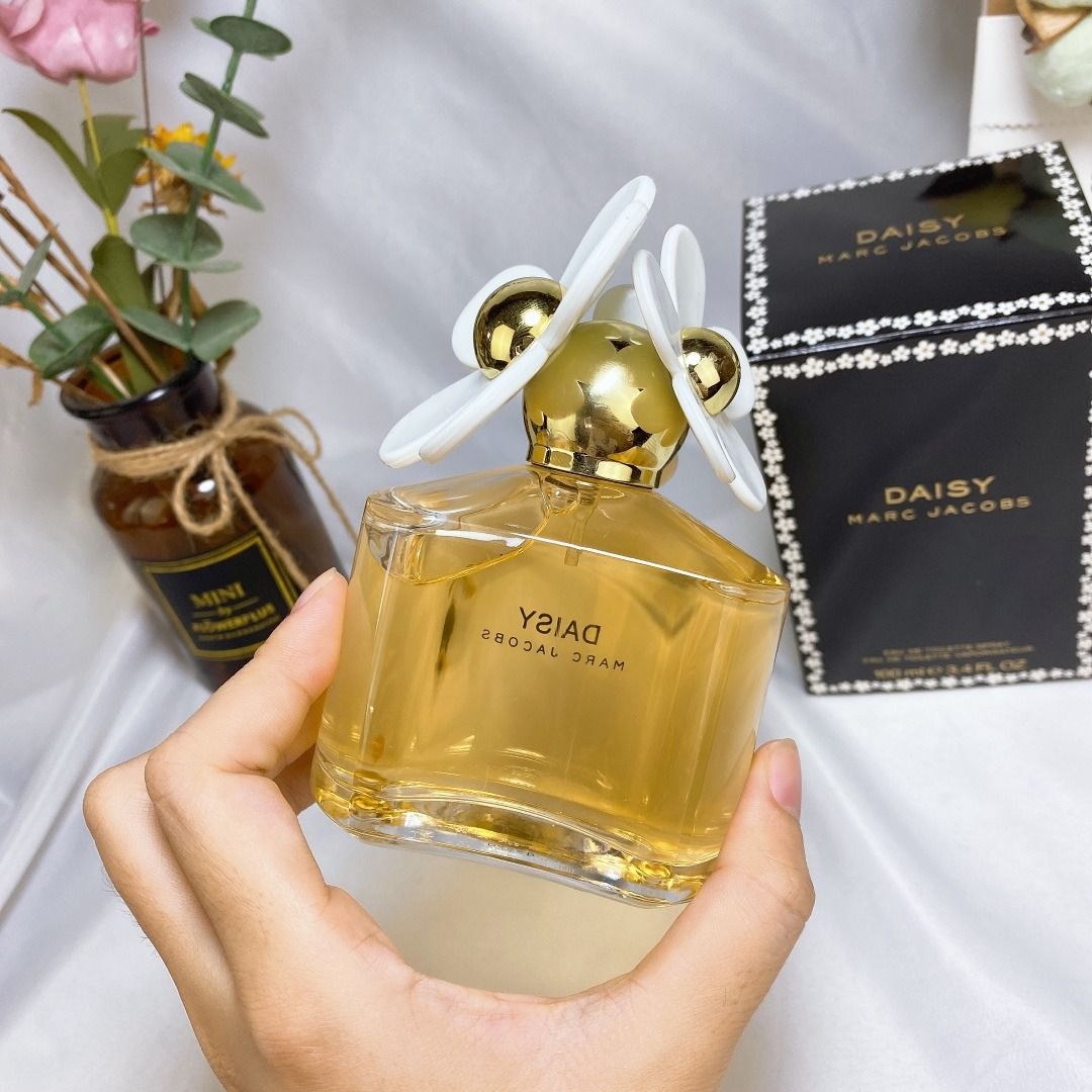Yellow daisy perfume store