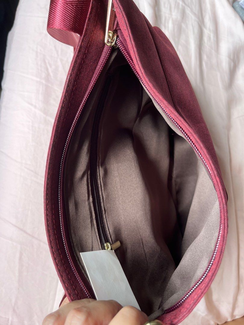 Maroon shop side bag