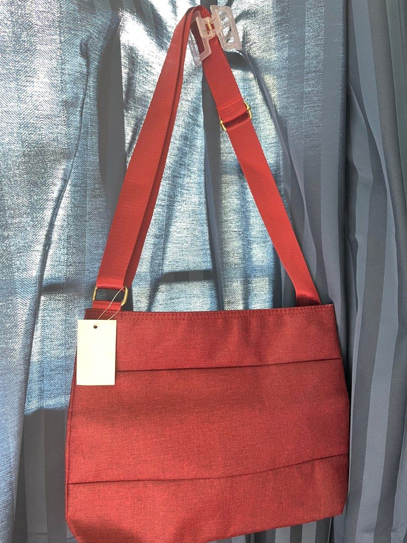 Maroon side bag sale