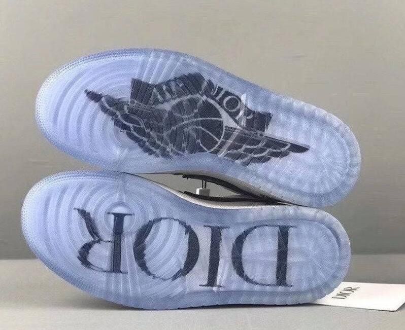 Men Air Jordan 1 Retro High Dior Shoes, 男裝, 鞋, 波鞋 Carousell