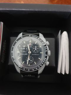 (Category: ) located in . Submitted by hypecloset00 (Listing ID 1230404859, Image 1). Description: .
