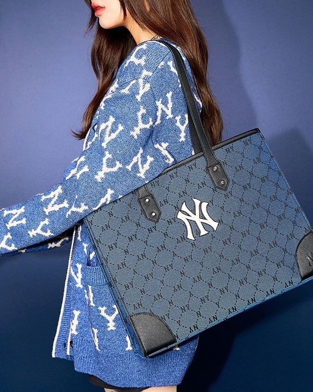 MLB KOREA Diamond Monogram Jacquard Tote Bag New York Yankees