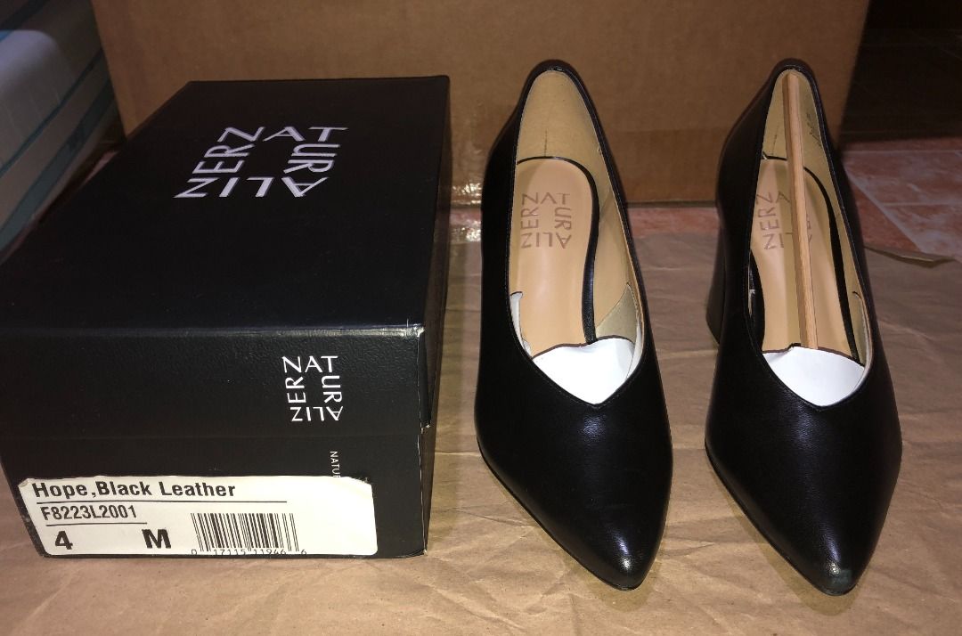 Naturalizer block heel size 4 US