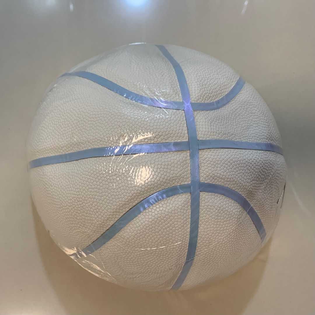 NBA basketball (Hennessy) 2023 version（軒尼詩 x NBA 籃球 2023 版）Iverson AI