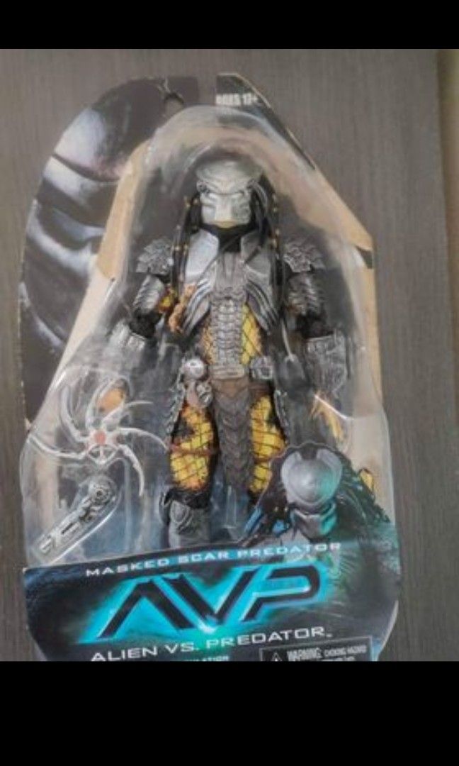 Neca avp masked store scar predator