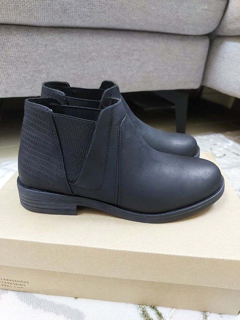 Demi discount beat clarks
