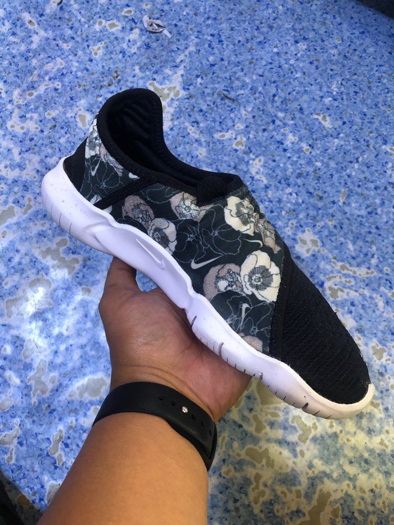 Nike Free Flyknit 3.0 Slip On Black Floral Running Shoes(8 Nike Free Flyknit 3.0 Slip On Black Floral Running Shoes(8