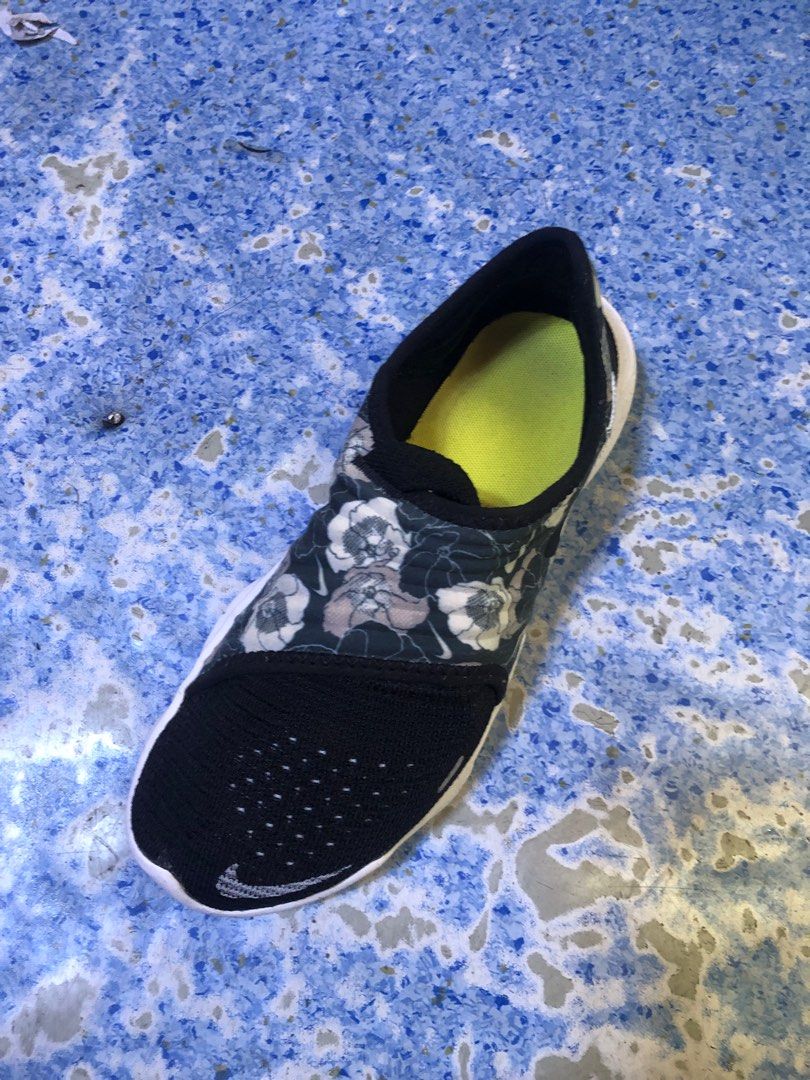 Nike Free Flyknit 3.0 Slip On Black Floral Running Shoes(8 Nike Free Flyknit 3.0 Slip On Black Floral Running Shoes(8