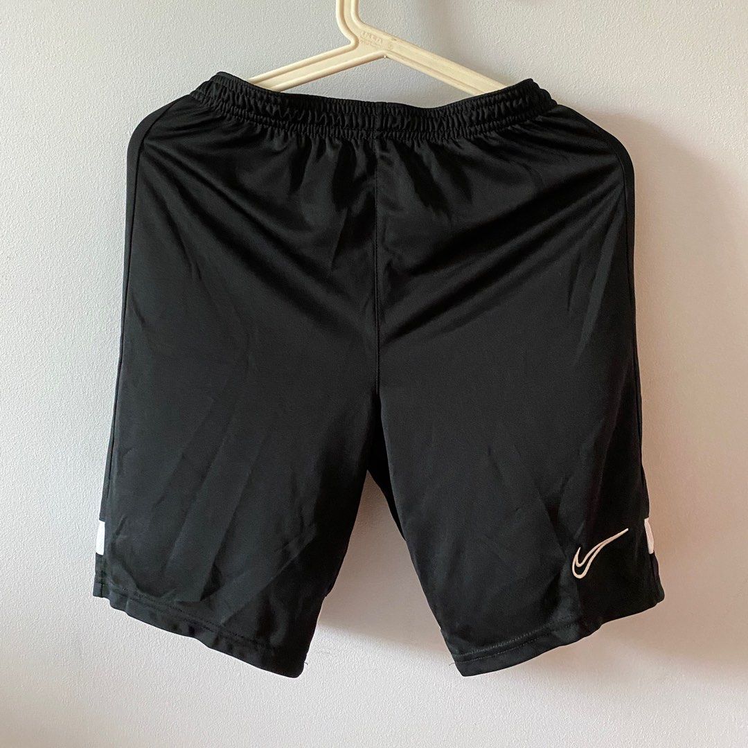 Dri-fit academy older kids' football shorts hotsell