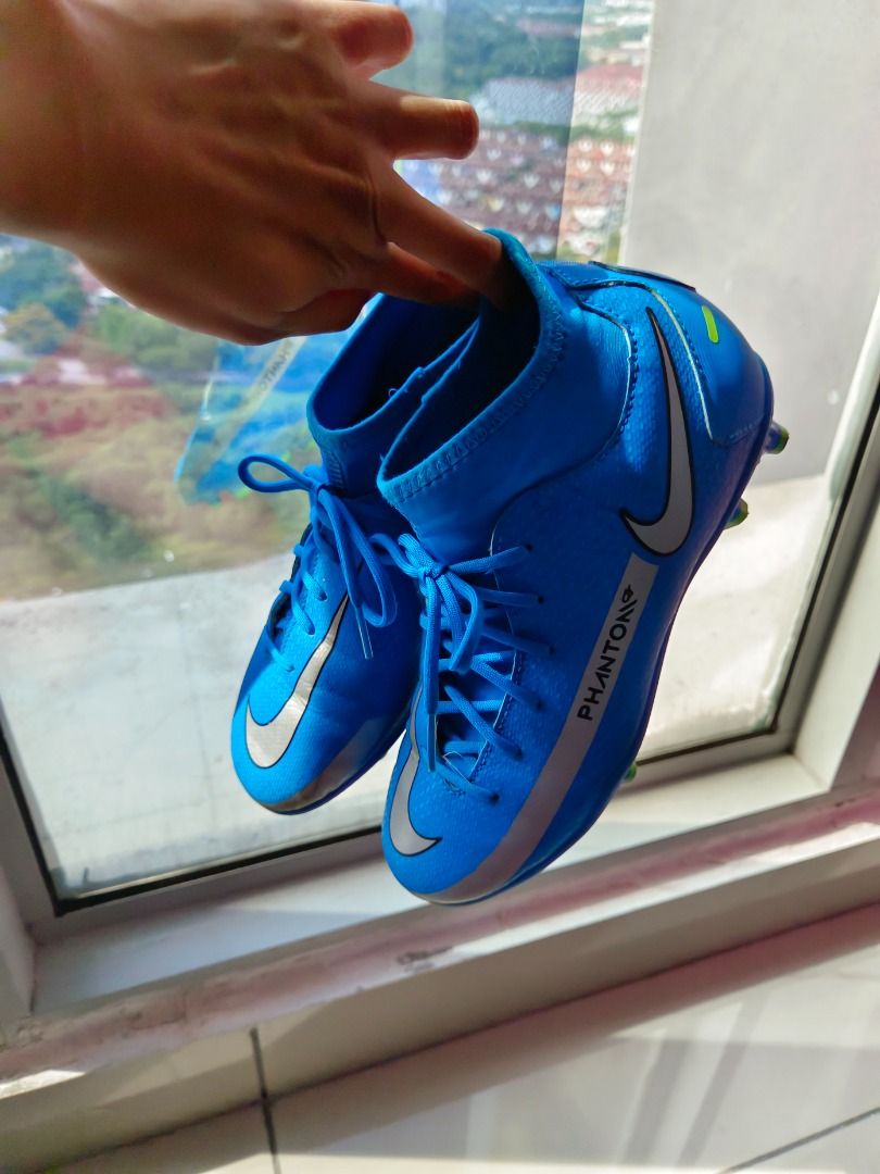kasut bola nike phantom