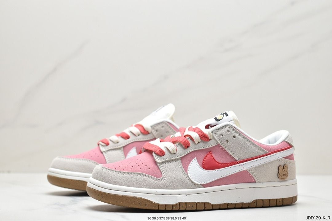 Bunny print nike dunks sales